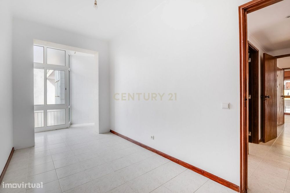 Apartamento T 4  em Faro no centro da cidade a 300m do mercado Municip