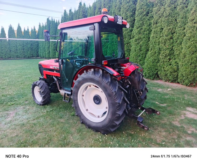 Ciągnik sadowniczy Valtra 3500v