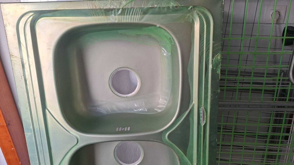 Pia de inox com dois compartimentos