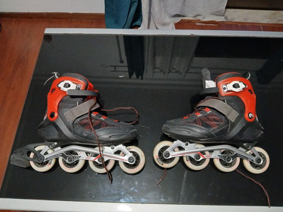 Patins oxelo numero 43 usados meia dúzia de vezes estao como  novos .