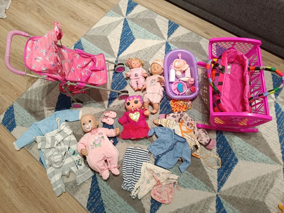 Zestaw lalek z akcesoriami