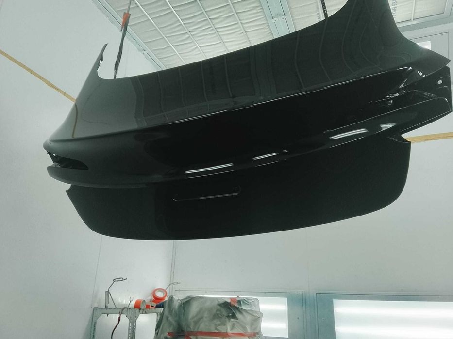 tampa de mala tesla 3