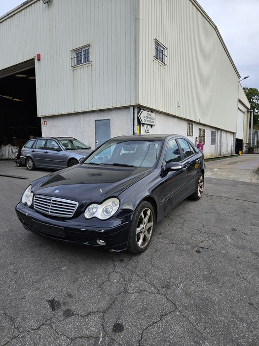 Mercedes-Benz C220 CDi Sport Edition W203 de 2006 para peças
Não vend
