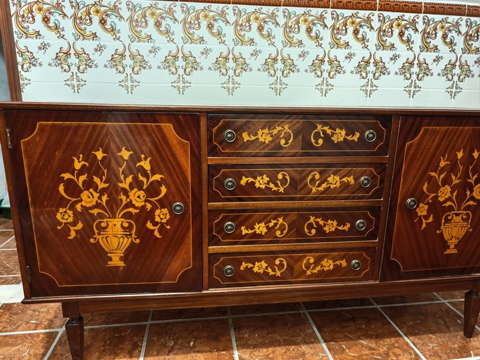 Aparador estilo D. Maria