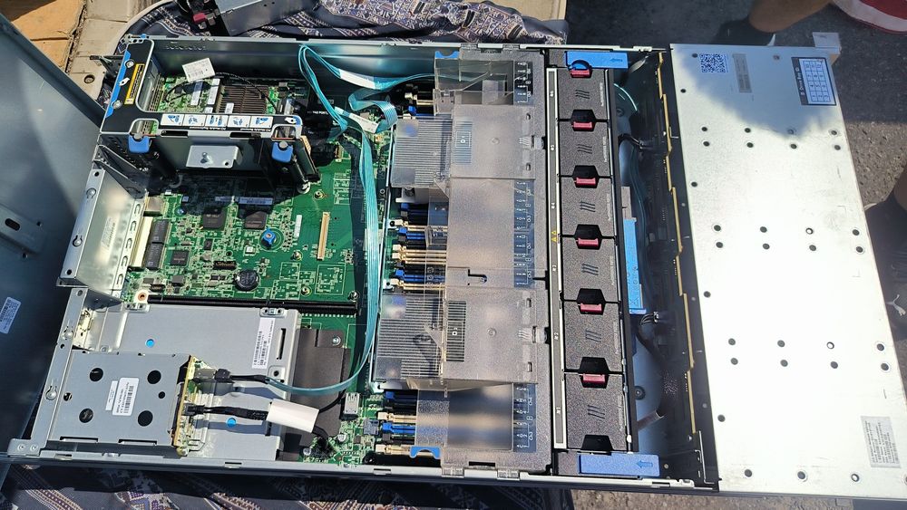 Сервери HP ProLiant DL380 Gen9 2шт Xeon E5-2640V3
