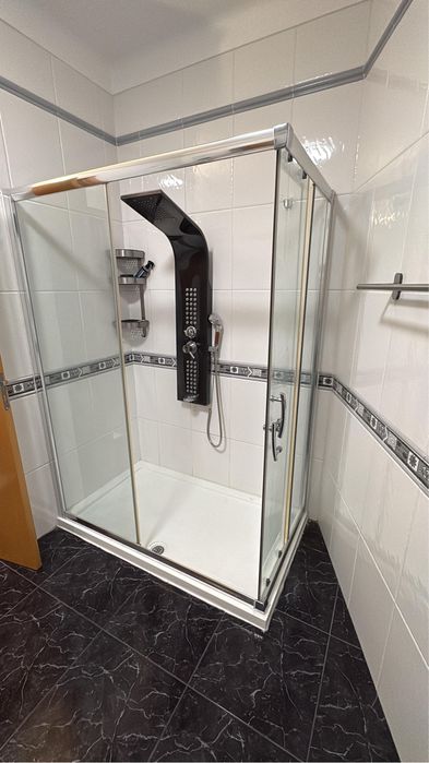 Vendo base de duche 140x80cm em bom estado