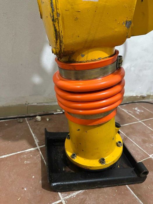 Saltitão compactador Gasolina Aluguer-Porto