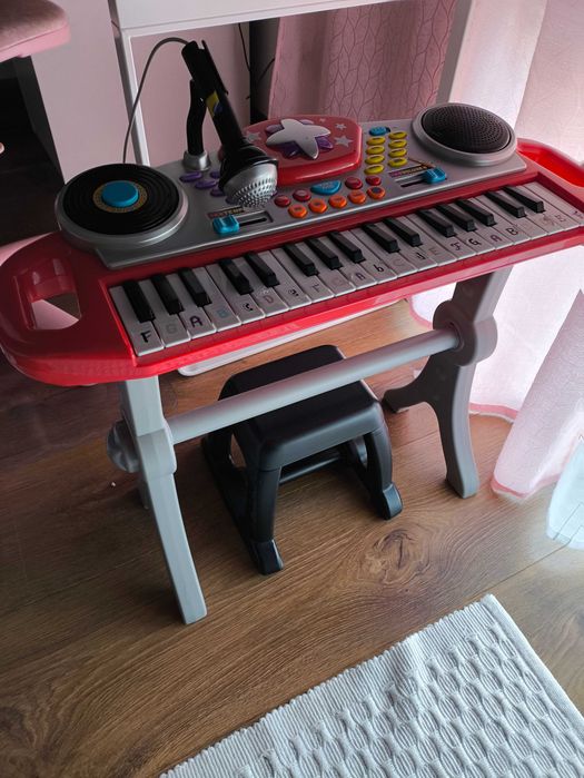 Piano criança a pilhas