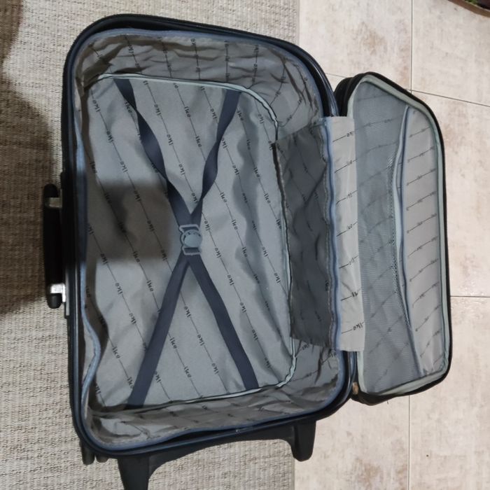 Vendo mala viagem