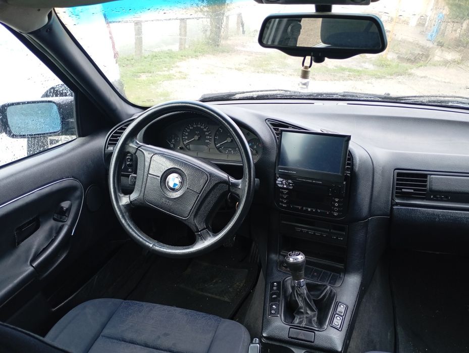 BMW  318Tds / Vendo ou troco