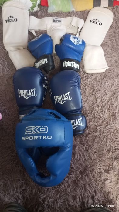 Продам весь комплект для рукопашного бою и продам и поодільності