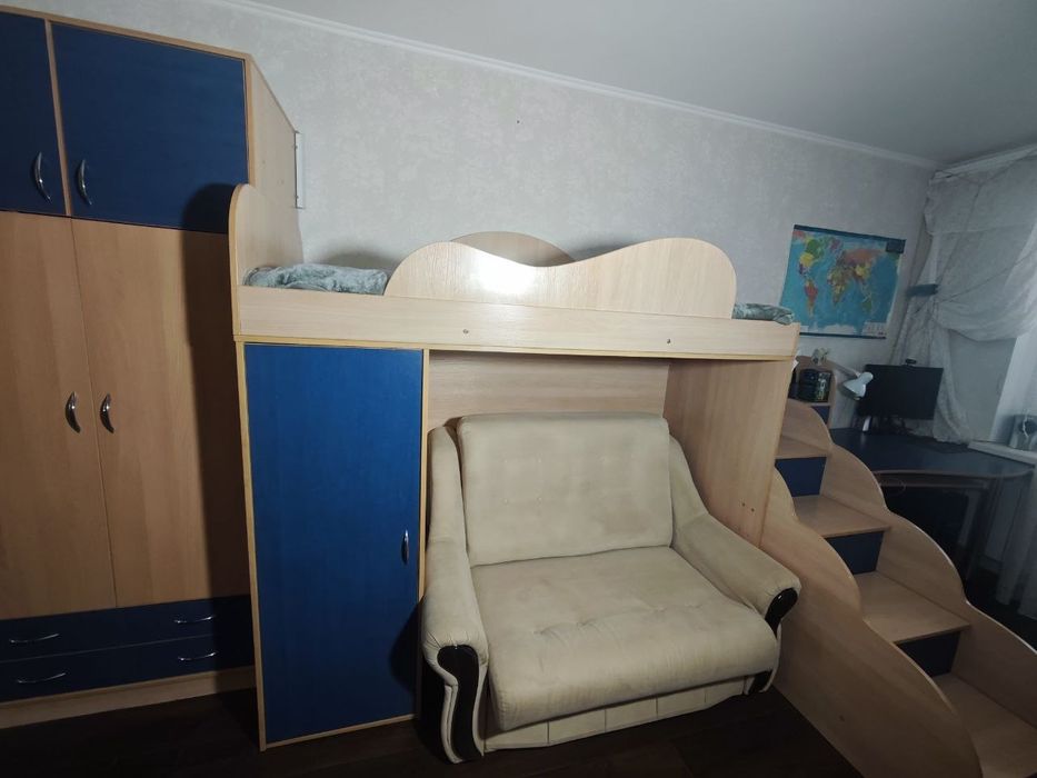 Продам детскую 2-х этажную спальню