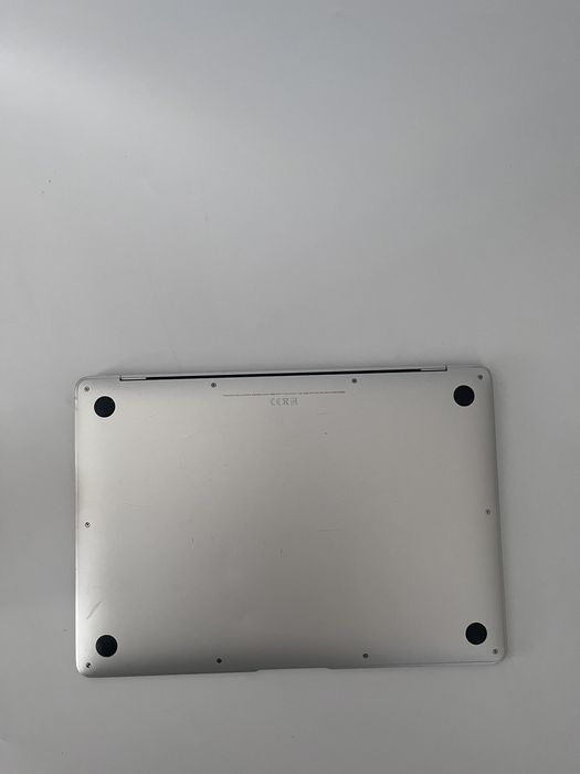 MacBook air 13 2020 Core i3 8/256gb