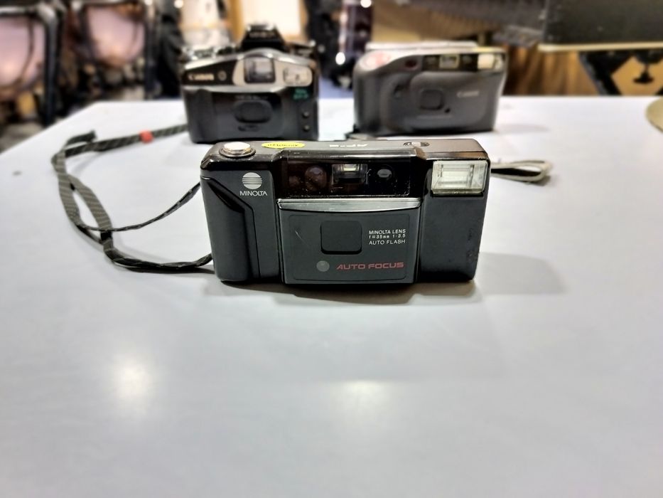 Lote de 5 câmaras de 35mm (point and shoot e slr)