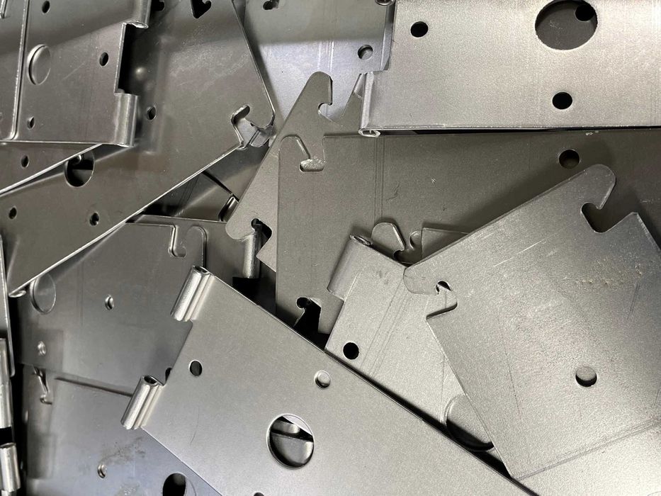 Гибка, вальцовка металла под заказ – качество, точность, надёжность