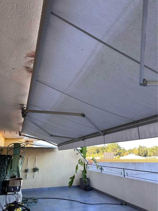 Toldo de 4 braços 8.25 x 2.75m
