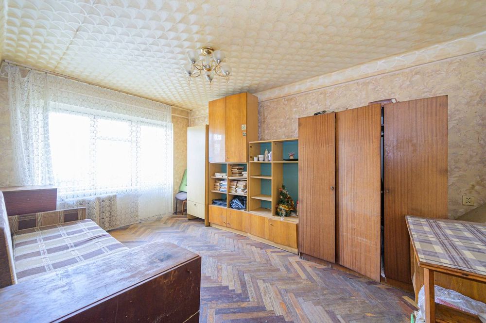 Здається  кімната ( непрохідна) в двокімнатній квартирі  м. Дарниця