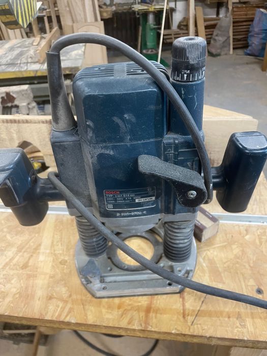 Frezarka bosch GOF 900 CE