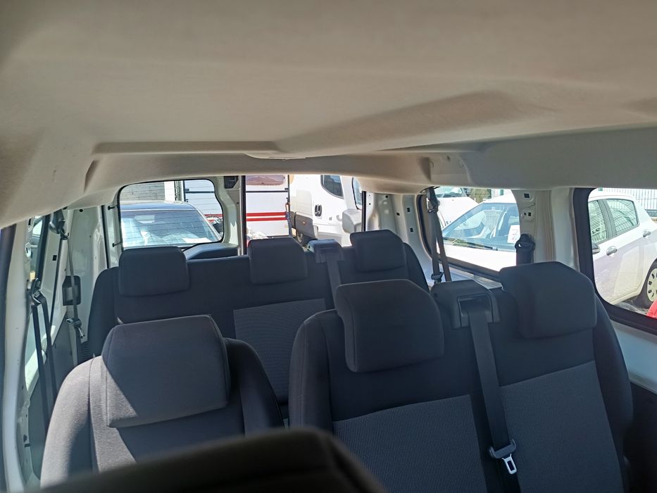 Opel Vivaro 9 lugares
