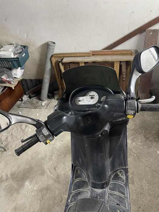 Продам скутер пежо