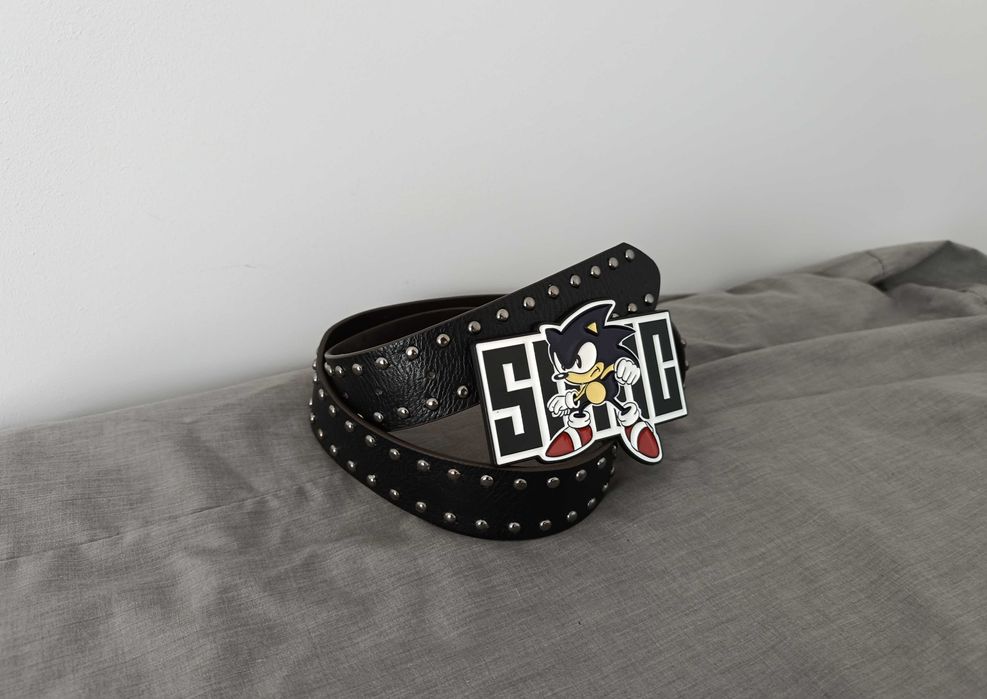 Czarny pasek nity klamra Sonic swag