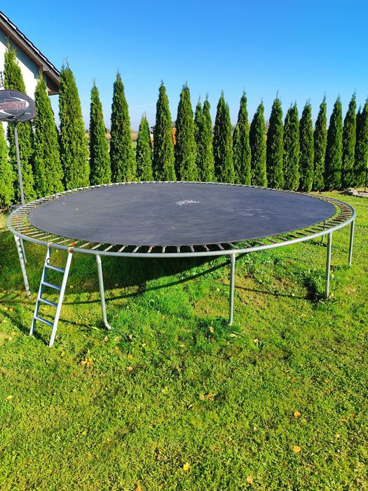 Trampolina PILNIE