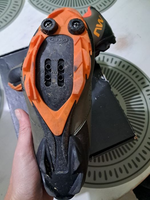 Sapatos de encaixe Noth Wave, tamanho 34