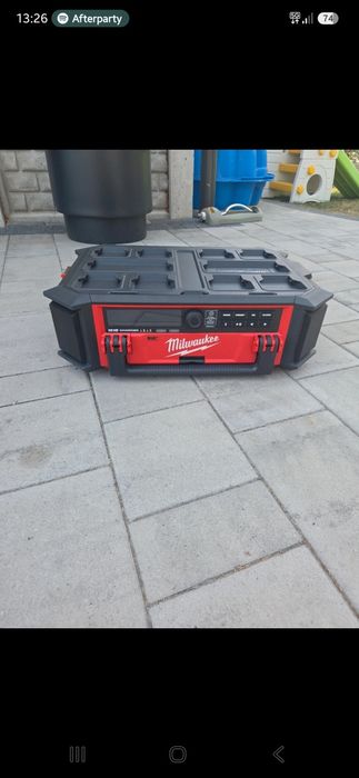 Radio budowlane Milwaukee M18 PACKOUT DAB+ ładowarka  bluetooth
