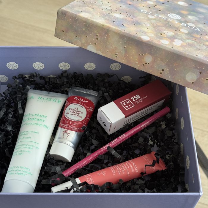 Nowy Box Z Kosmetykami Glossybox z Anglii