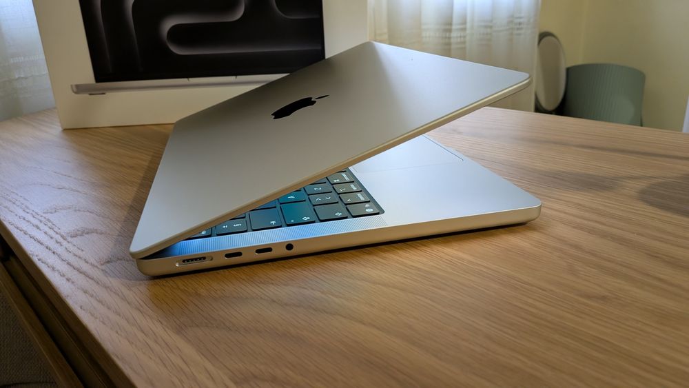 MacBook Pro M5 de 14" com fatura e garantia