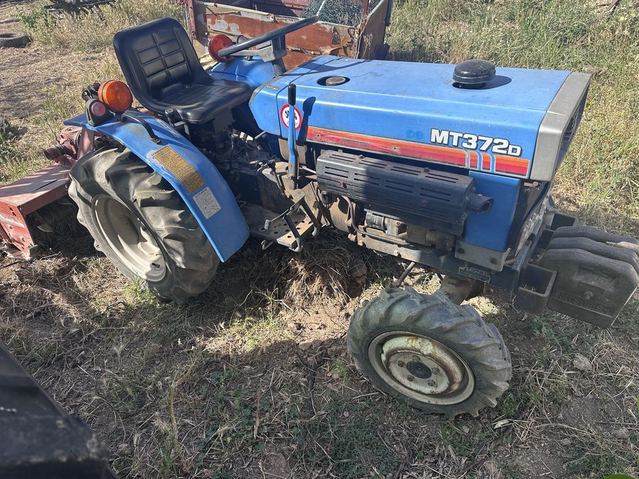 Mini Trator 15cv e 4 alfaias
