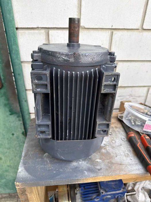 Электродвигатель АИР