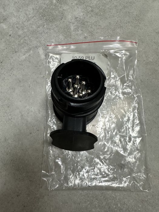 Adapter gniazda do haka