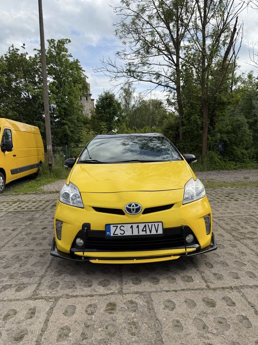 Toyota  Prius 30.