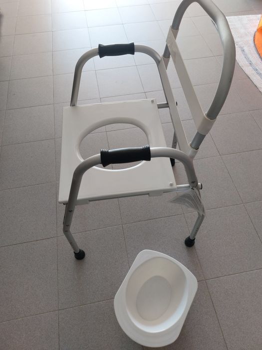 Cadeira de Higiene para Idosos