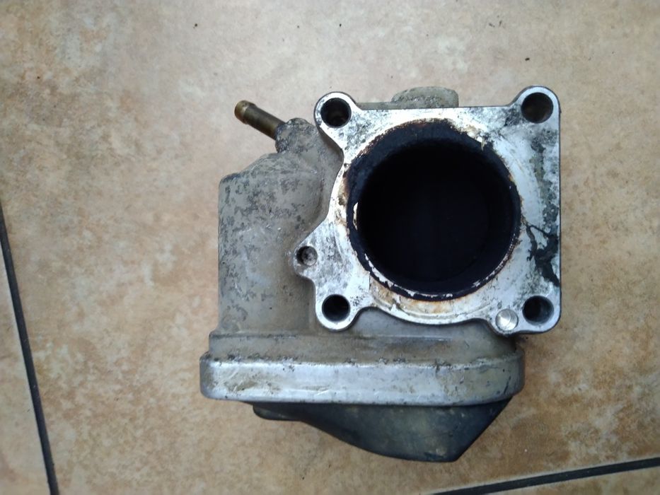 Przepustnica vw golf iv leon bora 1.4 16v 062L