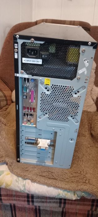 Продам системник в хорошем рабочем состоянии