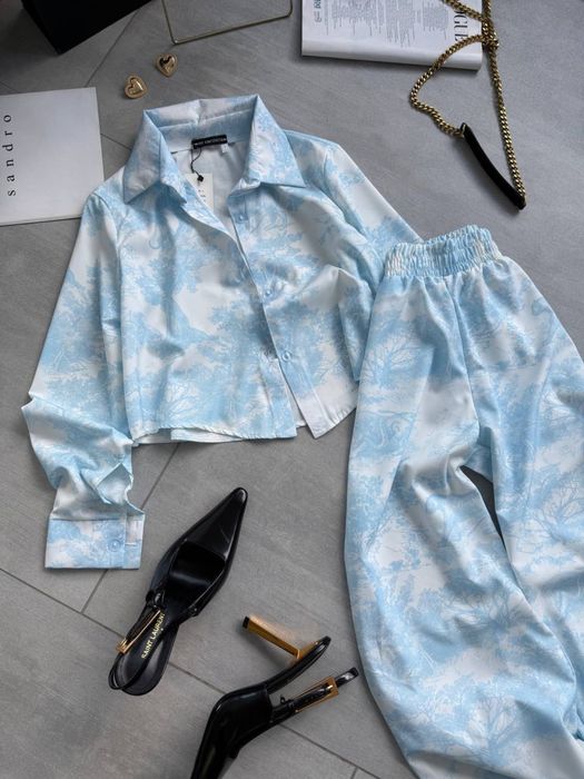 Жіночий костюм з принтом Toile de Jouy