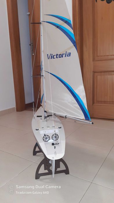 Veleiro RC Victoria