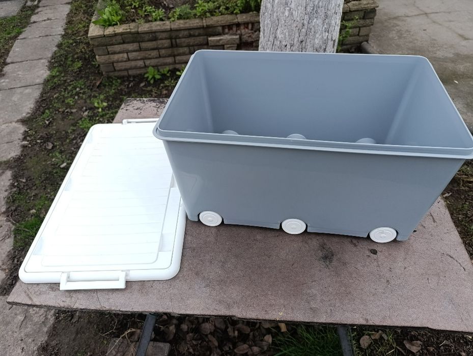 Продам, пластиковый контейнер на колесах