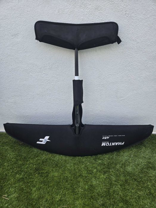 Foil F-One Phantom Carbon 1480 – Muito Bom Estado