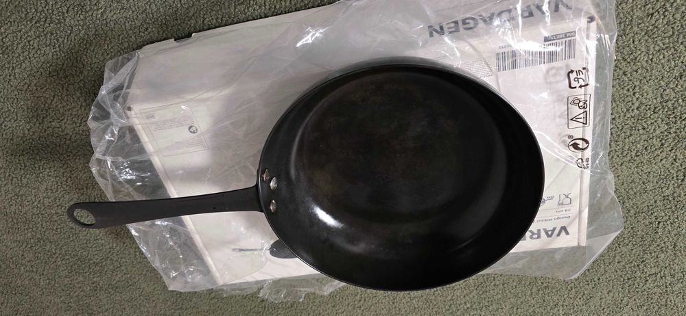 Сковорода ІКЕА VARDAGEN із вуглецевої сталі Дизайнерська