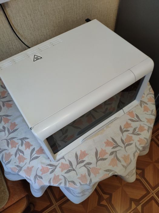 Мікрохвильова піч Whirlpool MWD 322 WH.