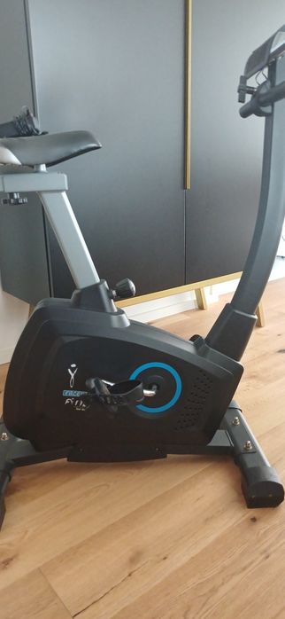 Bicicleta de Fitness em ótimo estado para desocupar. Perfeita para o treino diário em casa.
