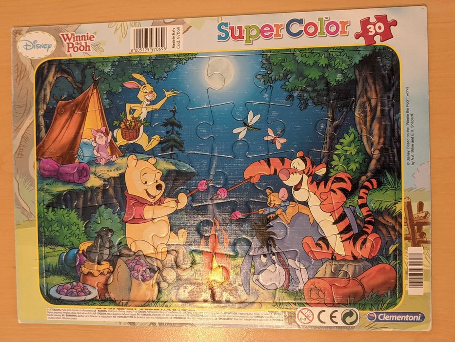 Dwa zestawy puzzli z Kubusia Puchatka - stan dobry