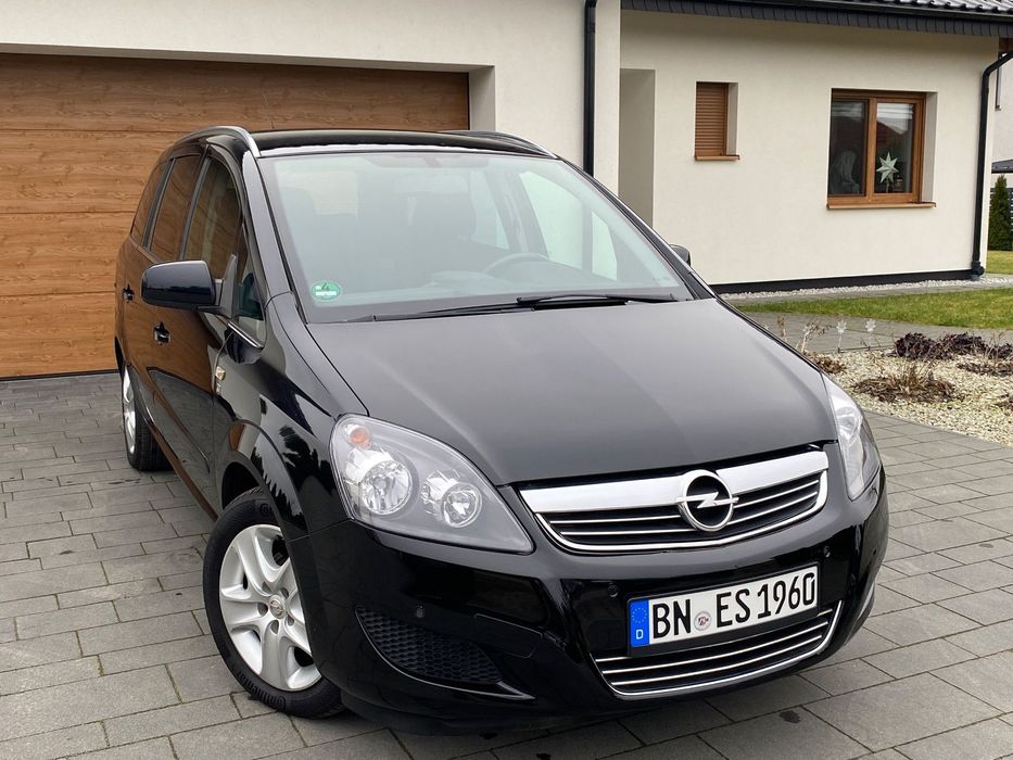 Opel Zafira 1.8 benzyna/ 7 osobowy / bdb / parktronic przód + tył /