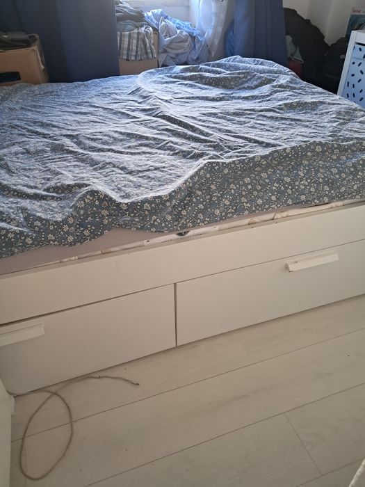 Cama (somier) de casal com gavetões