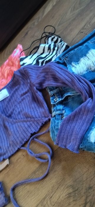 Sweterek damski, Bershka, rozmiar XS, wiązany, krótki