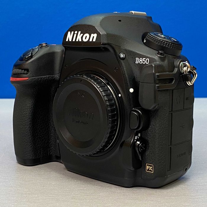 Nikon D850 (Corpo) - 45.7MP