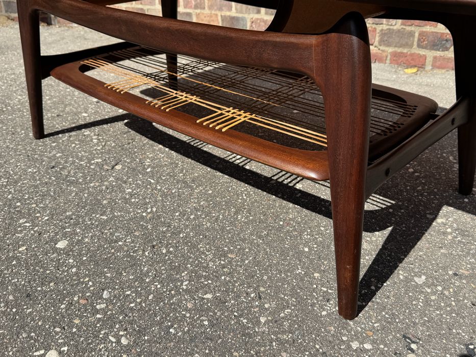 Tekowy stolik kawowy proj.Louis van Teffelen dla marki Wèbè lata60.